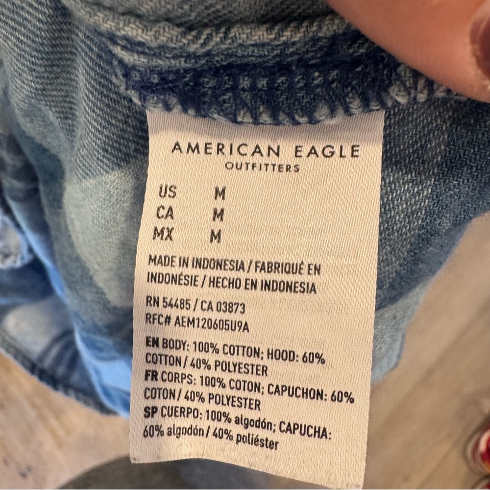 American Eagle Cozy Cabin Cropped Flannel Plaid Blue Medium Button Up Shirt - Picture 6 of 6